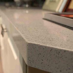 定制櫥柜石英石臺面優點有哪些？一平米多少錢？
